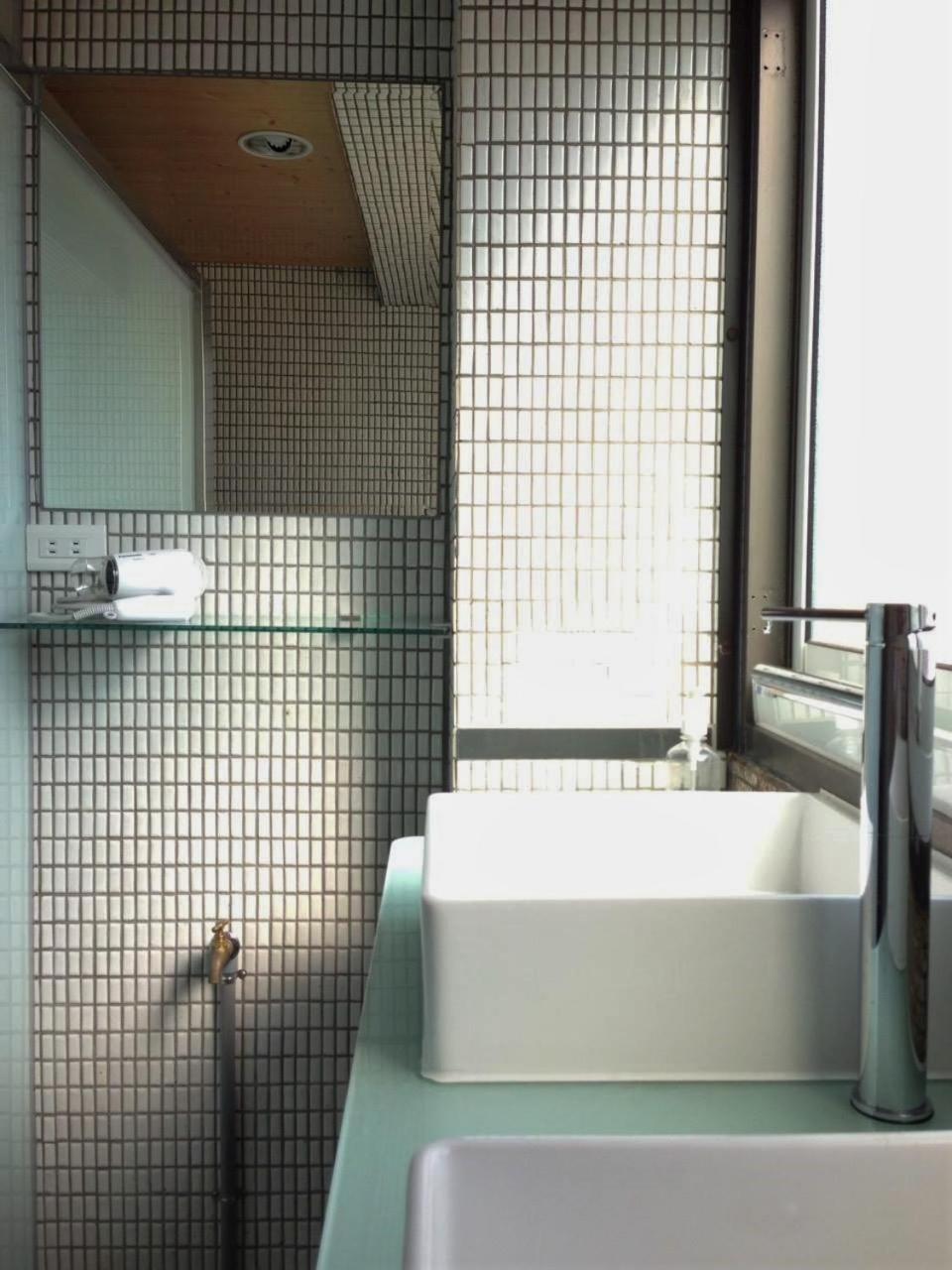 Loft18 Hostel Tainan Exterior photo